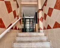 Resale - Studio apartment - Torrevieja - Playa de los Locos