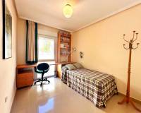 Resale - Villa / Semi detached - Alicante - Campoamor