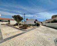 Resale - Villa / Semi detached - Torrevieja - Playa de los Locos