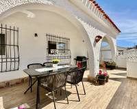 Resale - Villa / Semi detached - Torrevieja - Playa de los Locos