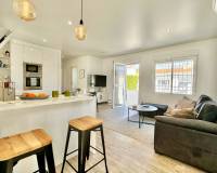 Resale - Villa / Semi detached - Torrevieja - Playa de los Locos