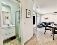 Resale - Villa / Semi detached - Torrevieja - Playa de los Locos