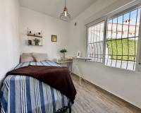 Resale - Villa / Semi detached - Torrevieja - Playa de los Locos