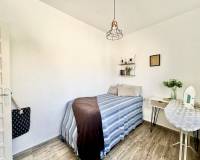 Resale - Villa / Semi detached - Torrevieja - Playa de los Locos