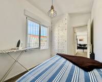 Resale - Villa / Semi detached - Torrevieja - Playa de los Locos