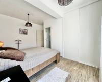 Resale - Villa / Semi detached - Torrevieja - Playa de los Locos