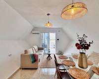 Resale - Villa - Torrevieja - La Rosaleda