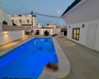 Resale - Villa - Torrevieja - La Rosaleda