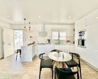 Venta - Villa / Semi separado - Torrevieja - Playa de los Locos