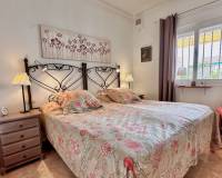 Venta - Villa / Semi separado - Torrevieja - Villas Marinas