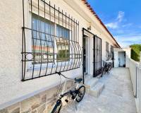 Wiederverkauf - Villa / Doppelhaushälfte - Torrevieja - Playa de los Locos