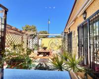 Wiederverkauf - Villa / Doppelhaushälfte - Torrevieja - 