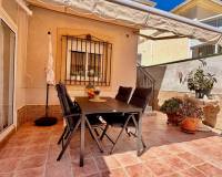 Wiederverkauf - Villa / Doppelhaushälfte - Torrevieja - 