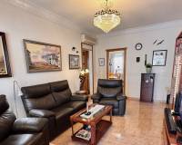 Wiederverkauf - Villa / Doppelhaushälfte - Torrevieja - 